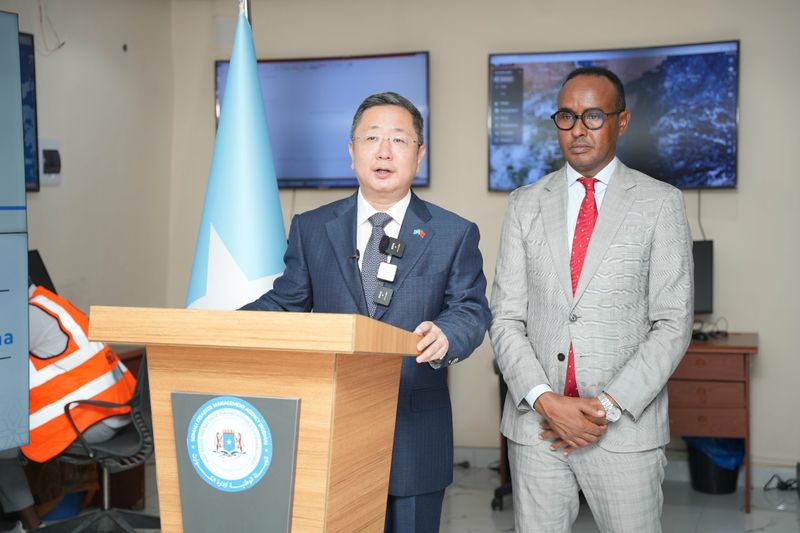 中国对索马里紧急人道主义援助交接仪式在索举行1.jpg 中国对索马里紧急人道主义援助交接仪式在索举行1.jpg