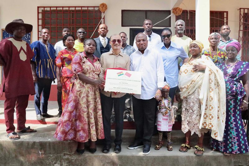 中加友谊智慧教室捐赠仪式在加纳举行2.jpg 中加友谊智慧教室捐赠仪式在加纳举行2.jpg