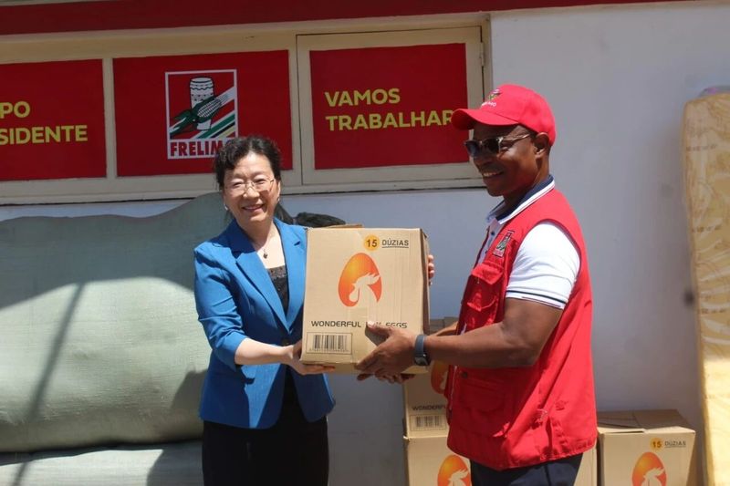 中国援莫桑比克抗洪救灾物资捐赠仪式顺利举行(2).jpg 中国援莫桑比克抗洪救灾物资捐赠仪式顺利举行(2).jpg