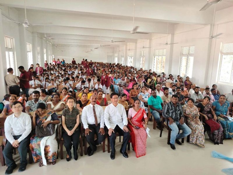 中国驻斯里兰卡大使馆举行校园助学捐赠活动(2).jpg 中国驻斯里兰卡大使馆举行校园助学捐赠活动(2).jpg