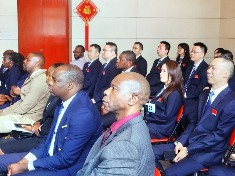 中国援津巴布韦医疗队交接仪式成功举行(6).jpg 中国援津巴布韦医疗队交接仪式成功举行(6).jpg