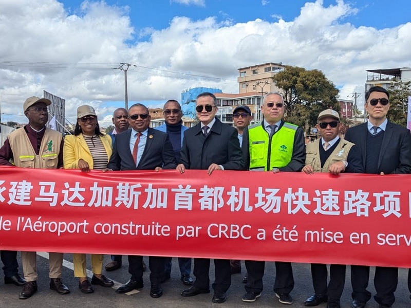 伊瓦图国际机场西线路项目举行通车仪式1.jpg