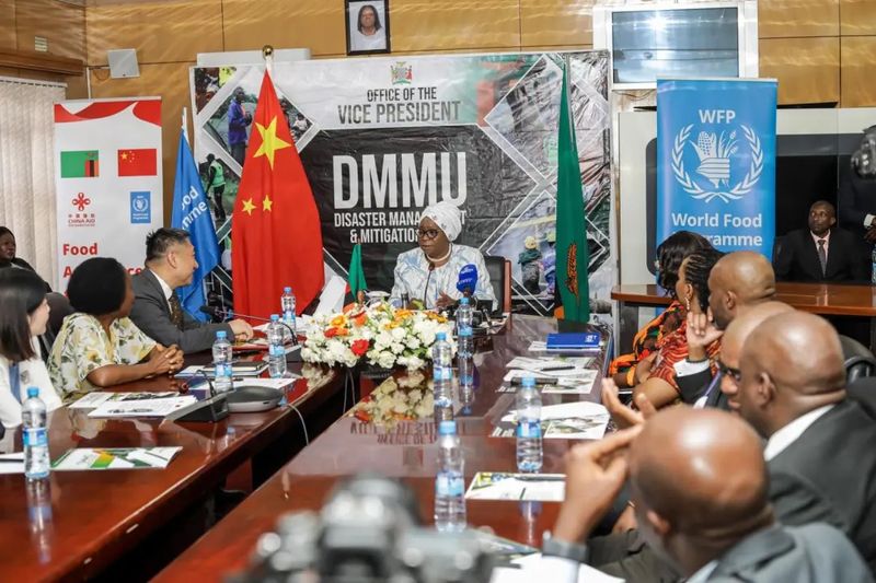 中国通过世界粮食计划署向赞比亚干旱灾区提供紧急粮食援助2.jpg