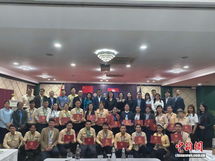 柬埔寨中文导游高级能力建设海外研修班在暹粒举办.jpg