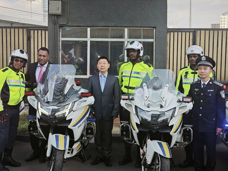 北京市公安局向埃塞联邦警察总署捐赠国宾护卫摩托车1.jpeg