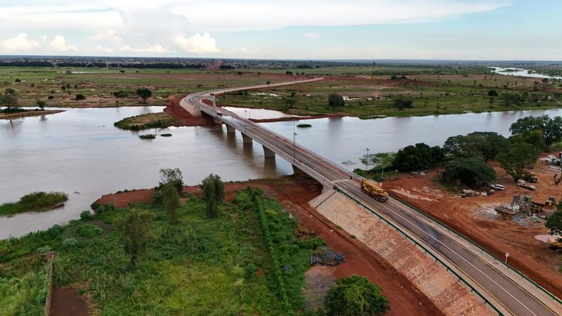 中国援南苏丹朱尔河大桥项目切实推动南区域发展（1）.jpg