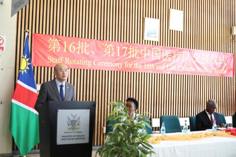 中国援纳米比亚医疗队顺利交接1.jpg