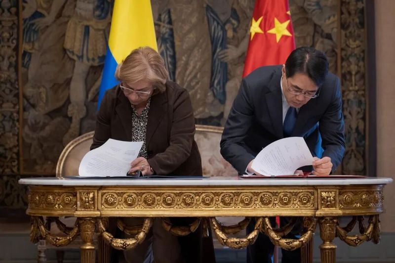 中国援哥伦比亚两项目签署政府间协议2.jpeg