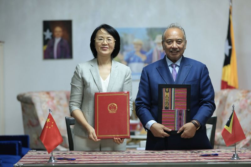 中国援东帝汶滨海堤岸整治和总统府中式花园项目签署实施协议1.jpg